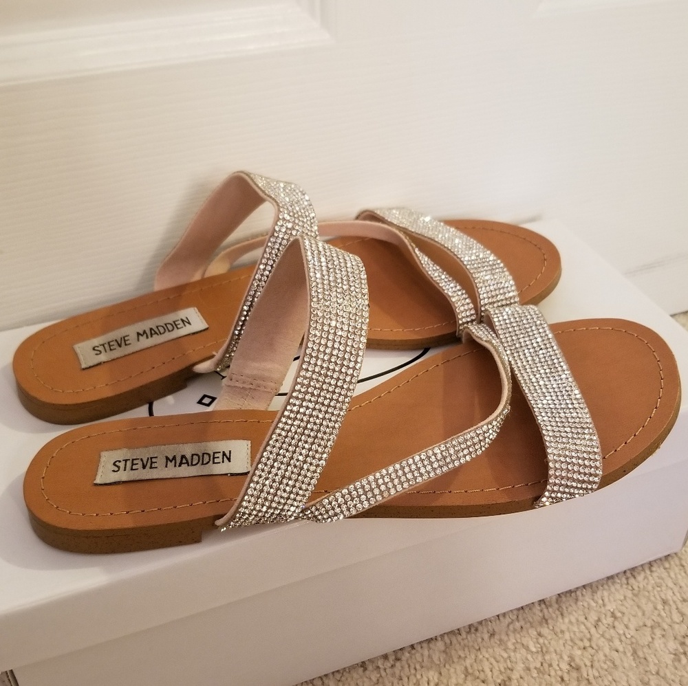 Steve Madden Lorie Flat Sandal